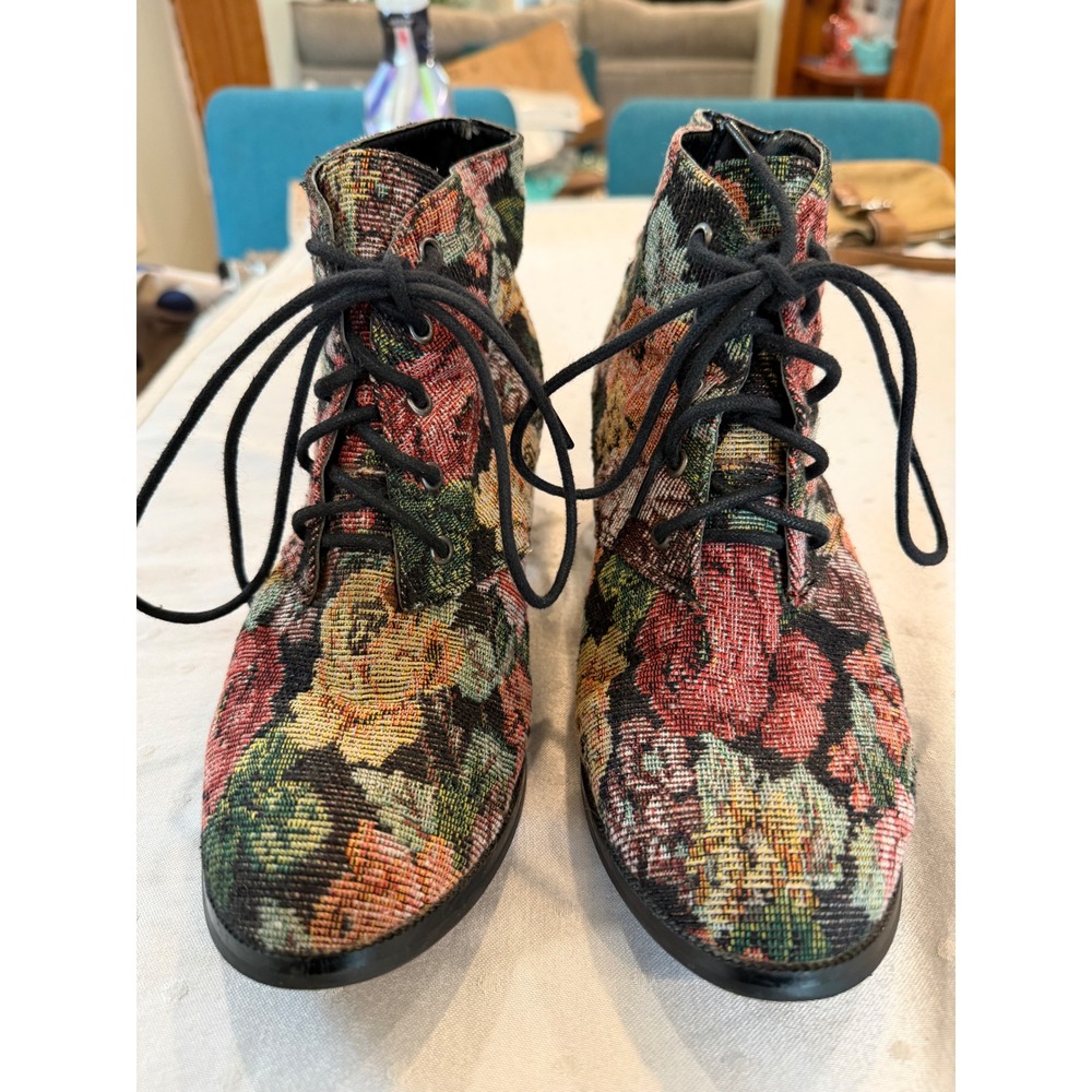 Vintage Floral Brocade Lace Up Boots Western Romantic Victorian Tapestry 8.5M